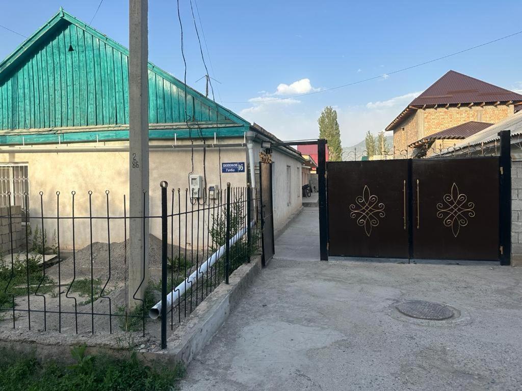 Bed and Breakfast Pamko Naryn Екстер'єр фото