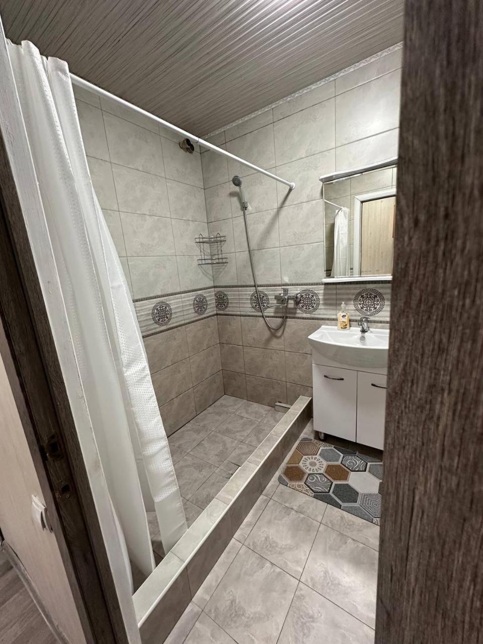Bed and Breakfast Pamko Naryn Екстер'єр фото